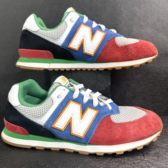 New Balance 574 Classics Youth Kids Size 5 - Picture 3 of 15